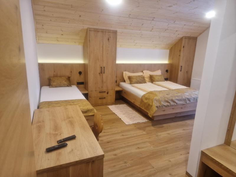 Triple Room with Balcony image 1
