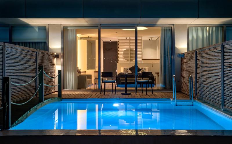 Luxury Partial Sea View Room with Pool  image 1