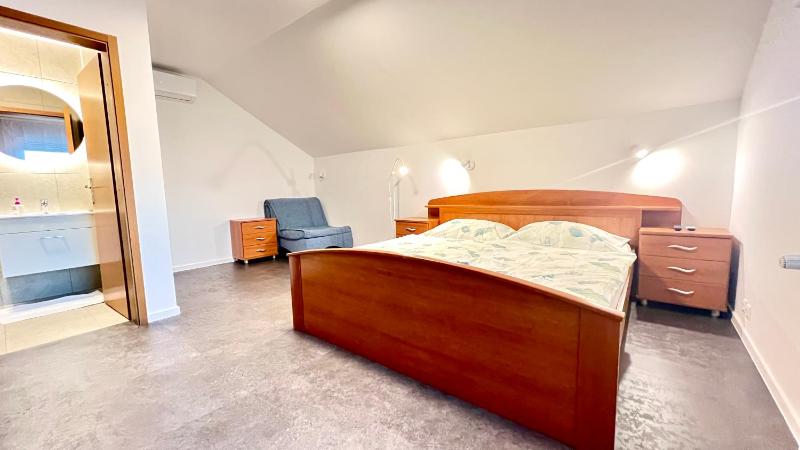 Comfort Triple Room with Shower image 2