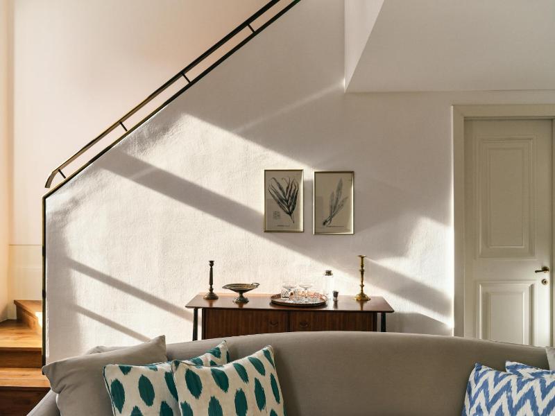 Medium Mezzanine Duplex image 4