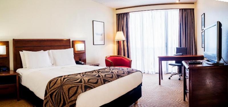 Crown Hotel - image 2