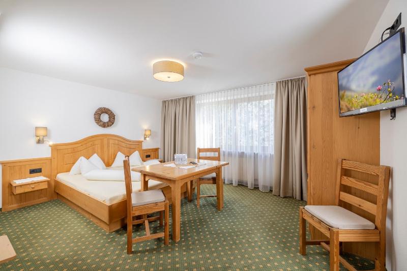 Double Room image 4