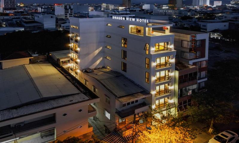 Dragon View Riverside Hotel - image 3