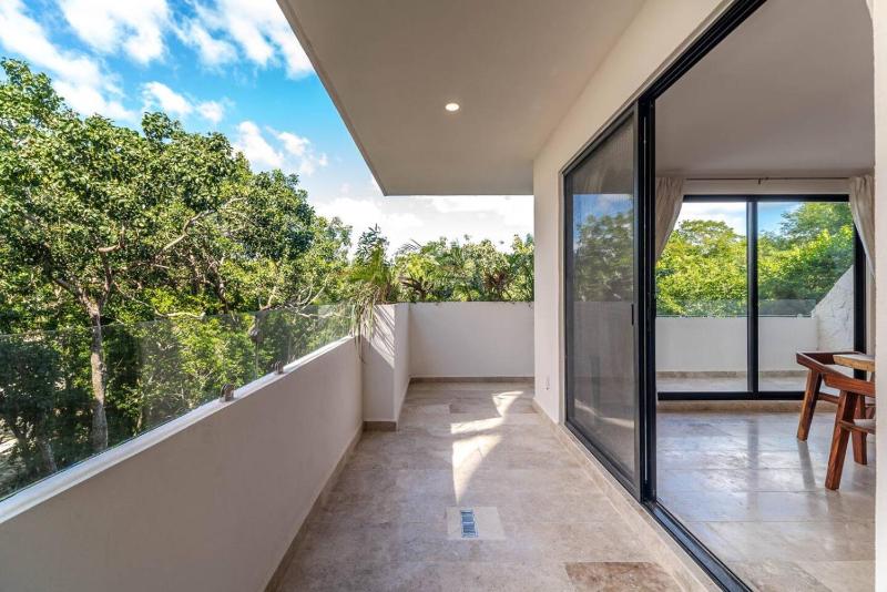 Lux 2 BD Suite with Private Plunge Pool Terrace - image 3