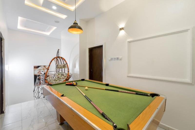 Fully Furnished 3 bedroom Shortlet Apartment in Orchid Road Lekki with Constant Power - image 13