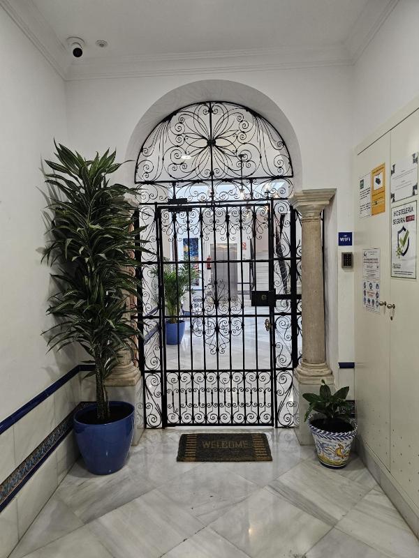 Casa Gloria Apartments - image 5