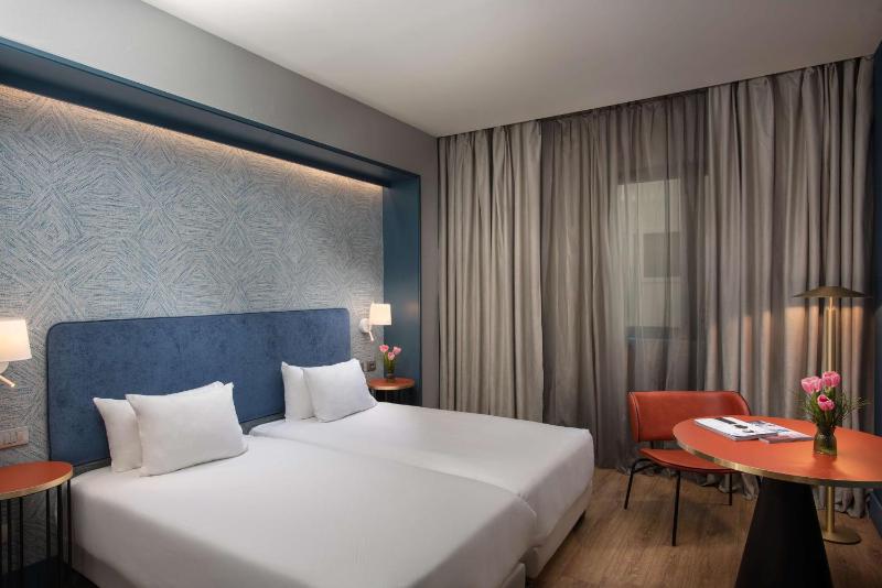 Standard Double or Twin Room image 4