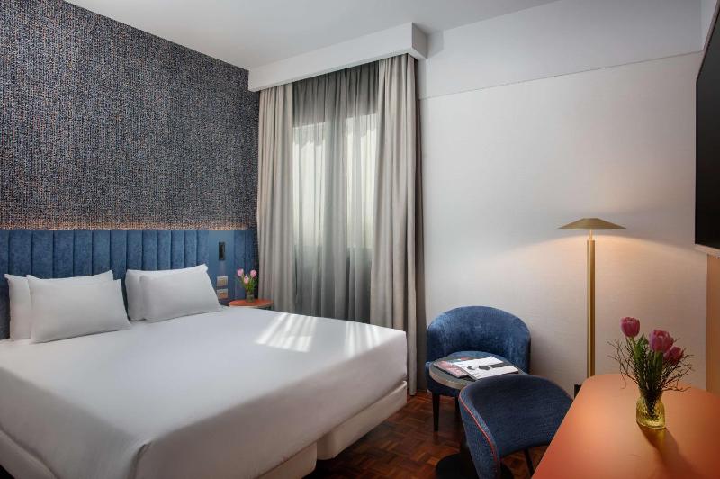 Standard Double or Twin Room image 1