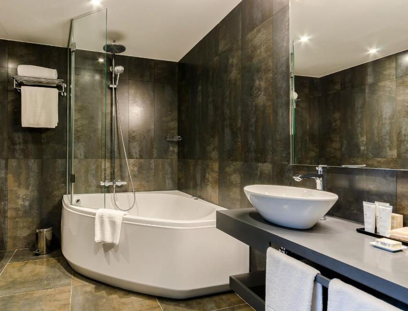 Suite (2 Adults) image 3