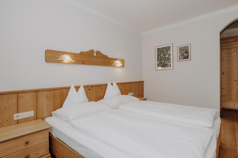 Small Double Room image 4