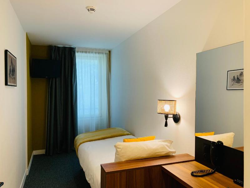 Small Single Room image 1