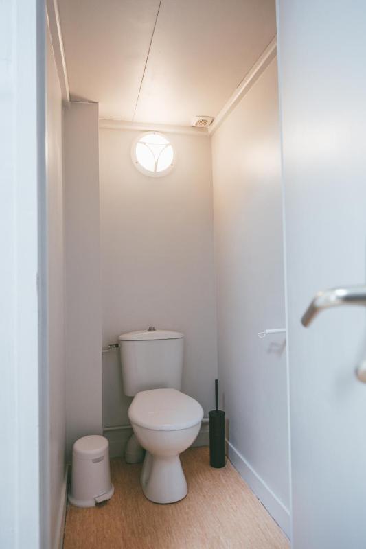 One-Bedroom Apartment image 2