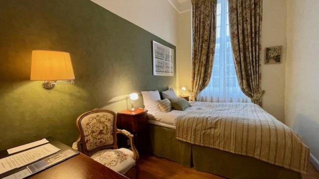 Standard Double or Twin Room image 4
