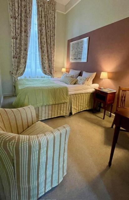 Standard Double or Twin Room image 3