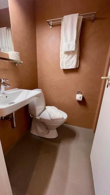 Standard Double or Twin Room image 1
