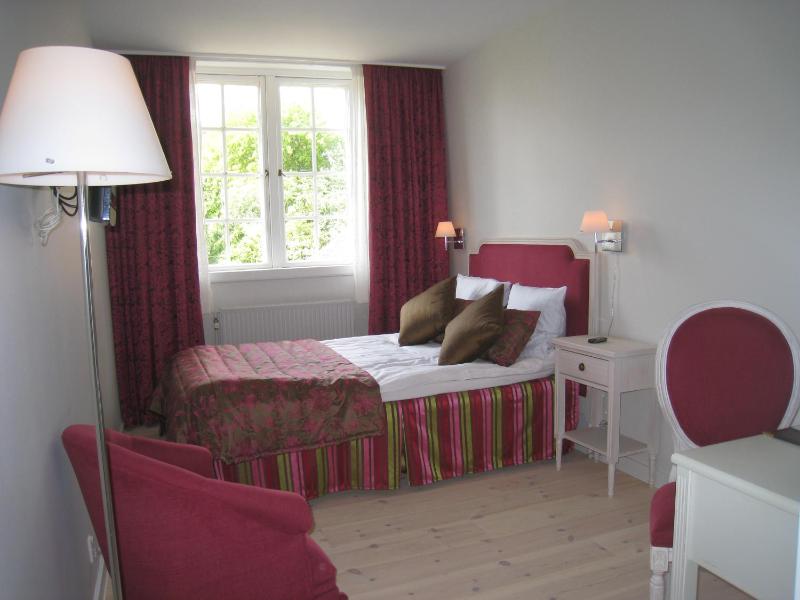 Single Room image 4