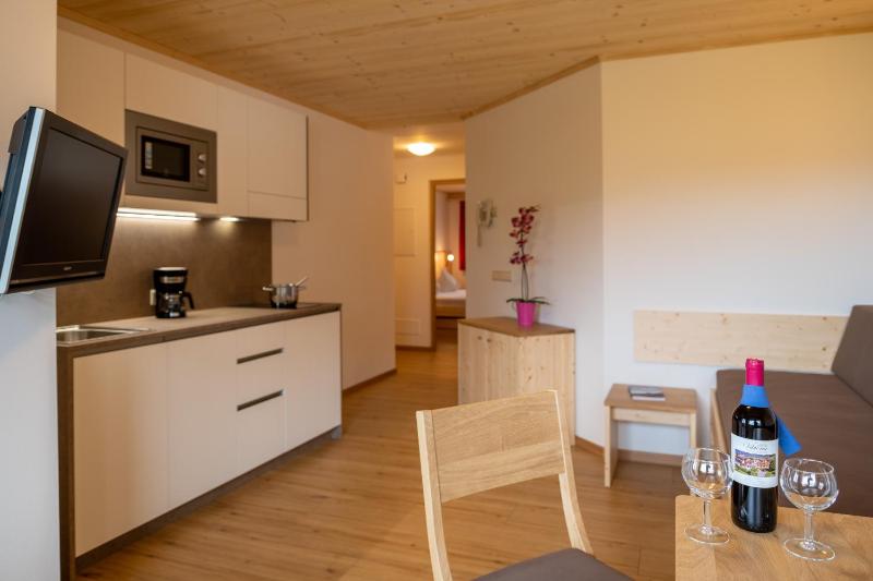 Superior One-Bedroom Apartment image 4