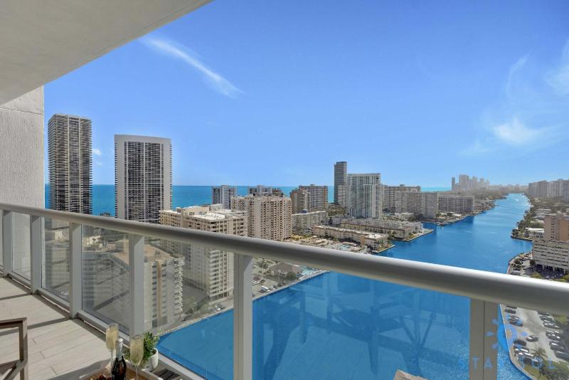 Spectacular View w/Balcony+Pool|Near Beach - image 20