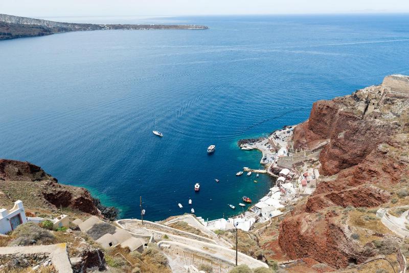 Santorini Paradise Cave Houses - image 14