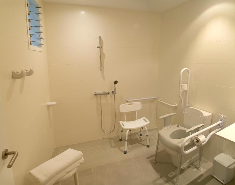 Twin Room - Disability Access image 3