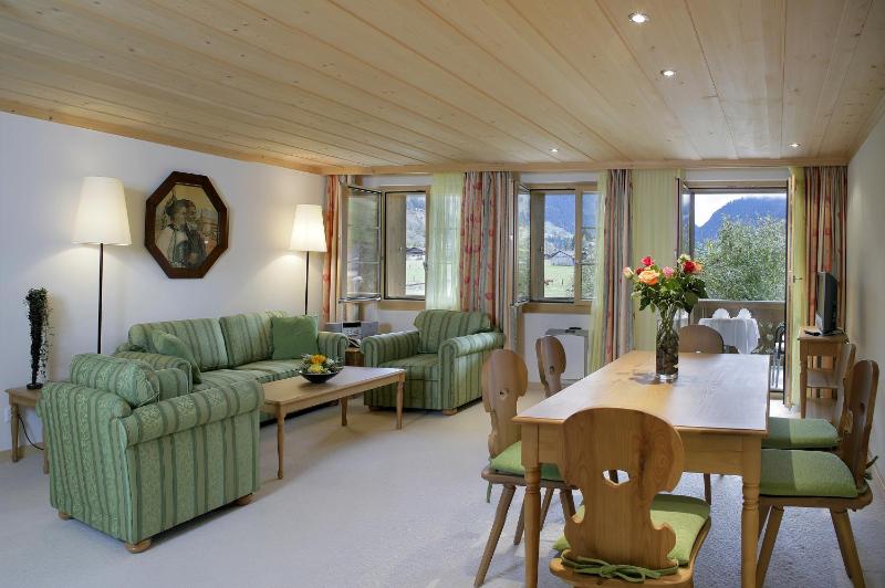 Suite (4 Adults) image 3