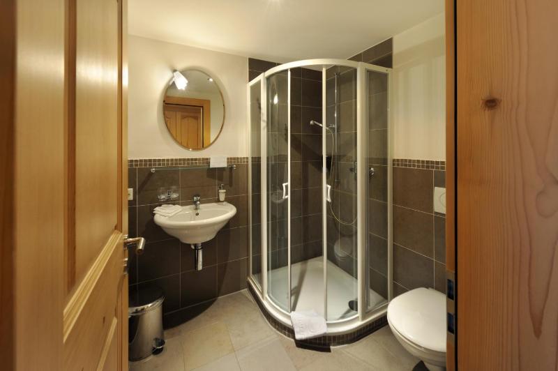 Deluxe Double Room image 4