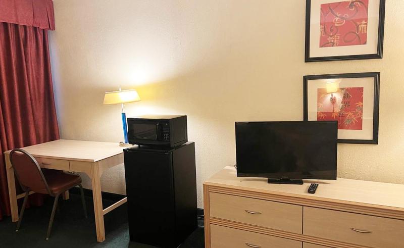 Superior King Room image 3