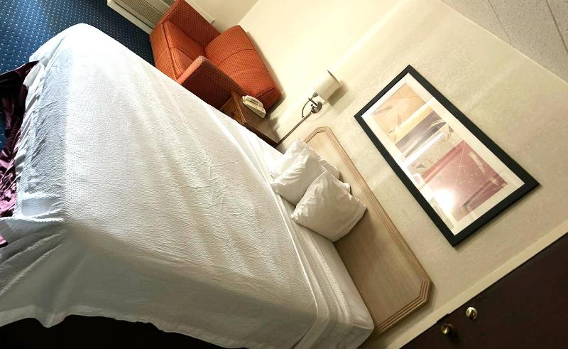 Superior King Room image 4
