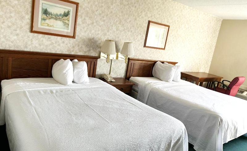 Standard Queen Room image 1