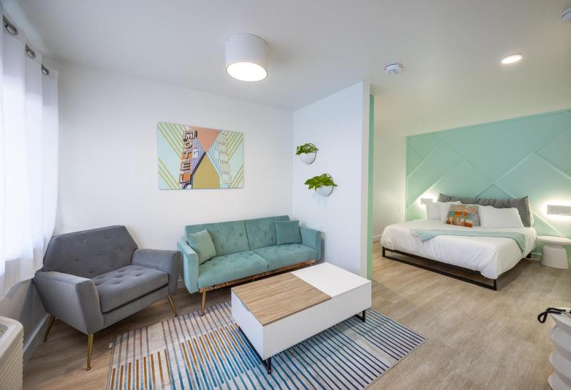Queen Suite image 3