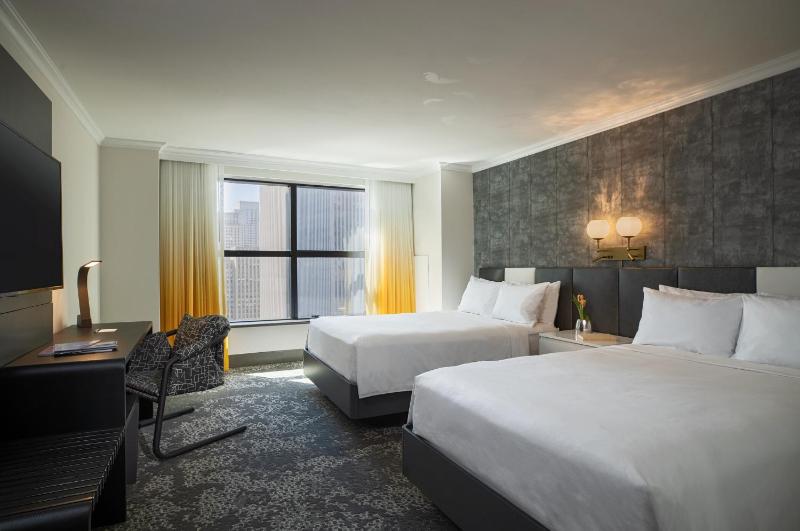 Room with Two Double Beds - City View image 1