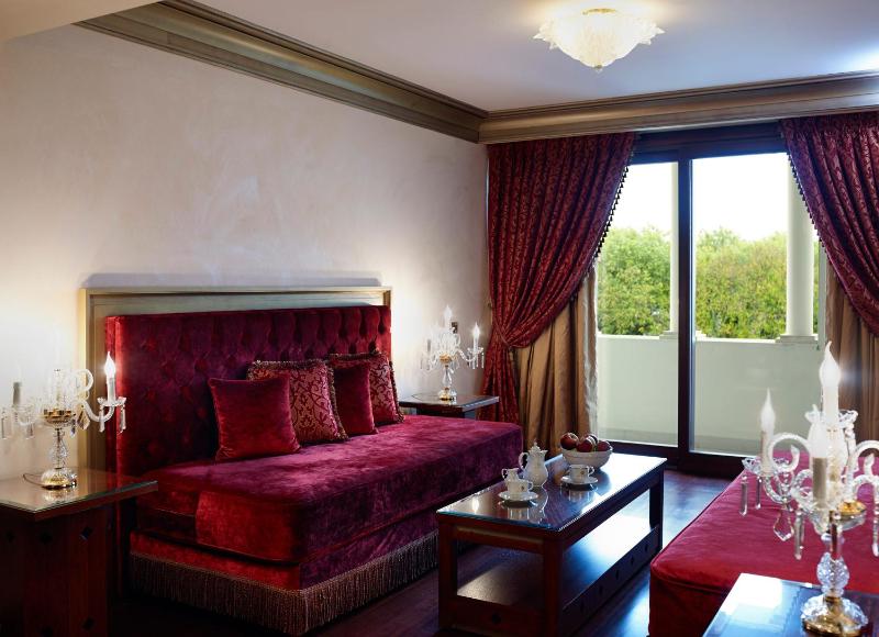 Executive Suite image 3