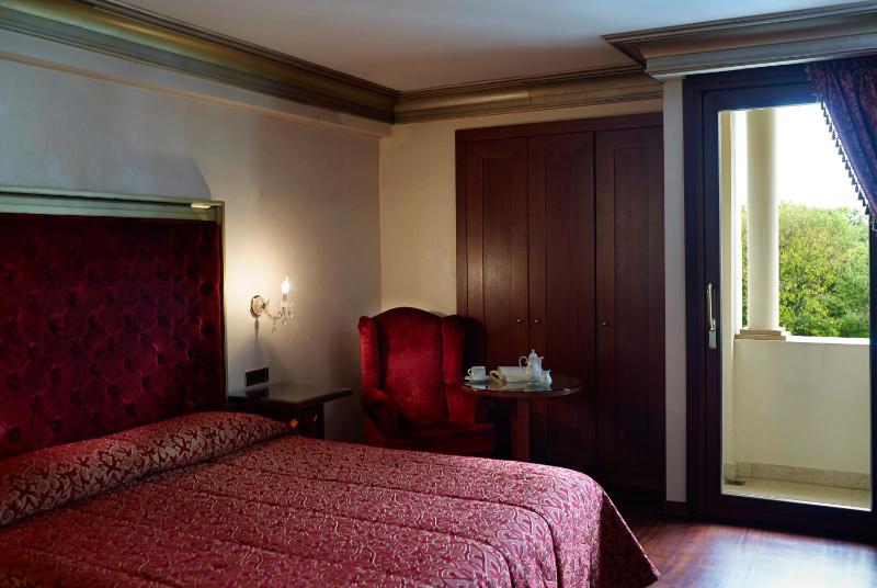 Executive Suite image 4