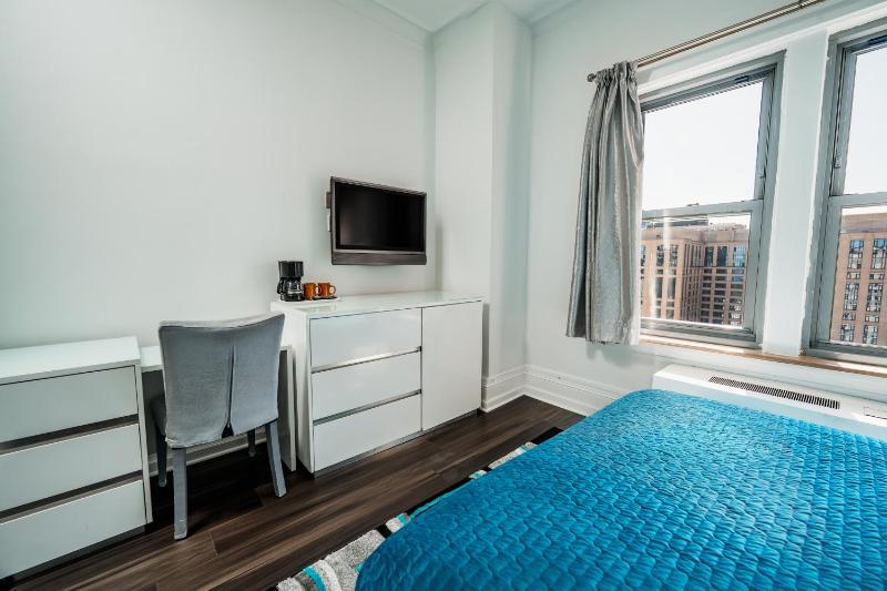 Queen Room image 3