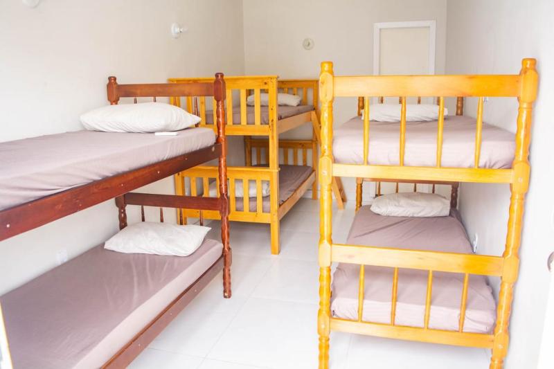 6-Bed Mixed Dormitory Room image 2