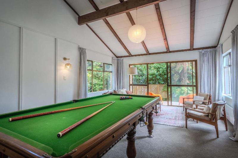 Highfield on High - 50m to the Redwoods Forest with Spa Pool - image 20