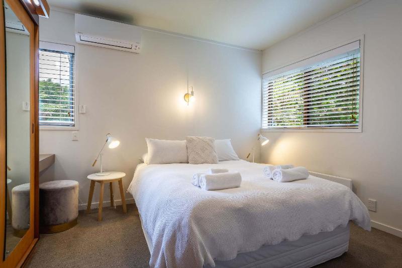 Highfield on High - 50m to the Redwoods Forest with Spa Pool - image 37