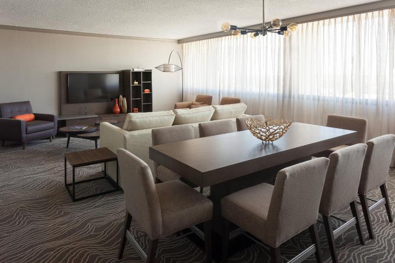 Marriott Tampa Westshore - image 11