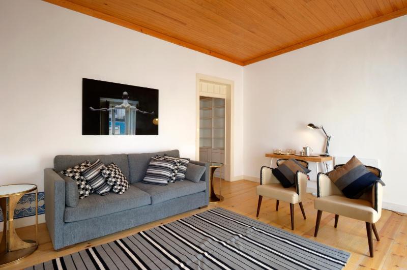 Two-Bedroom Apartment with River View image 3