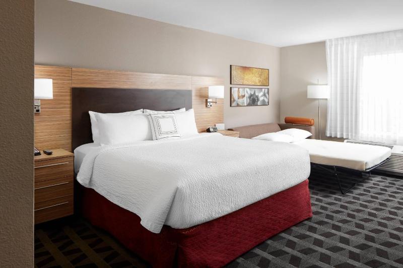 TownePlace Suites by Marriott Tampa South - image 28
