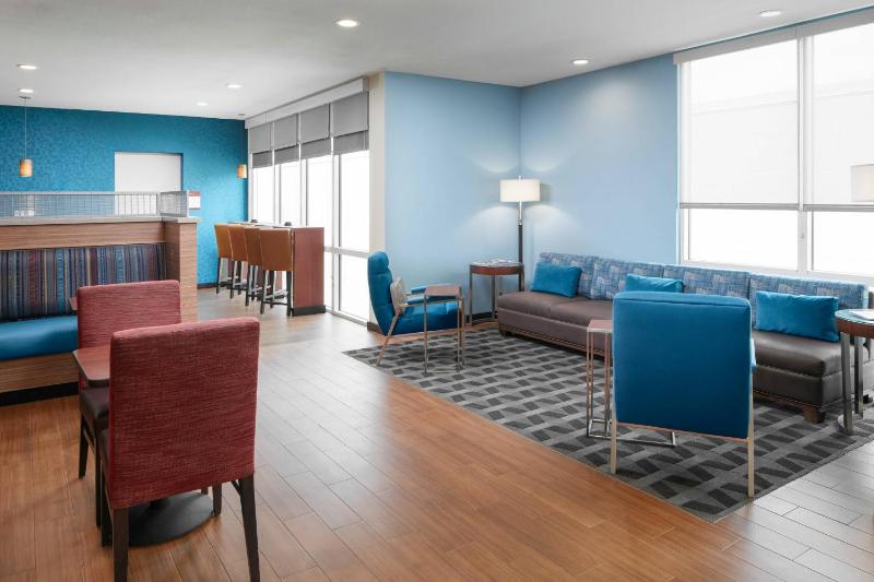 TownePlace Suites by Marriott Tampa South - image 22