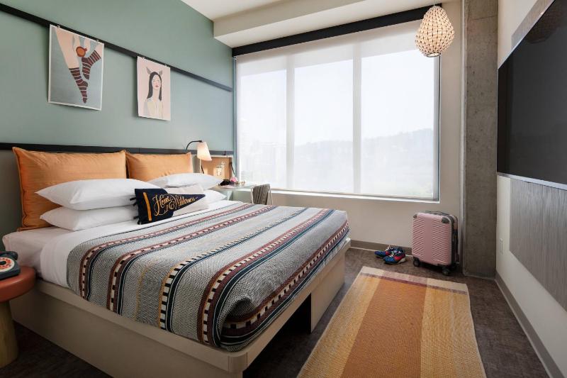 Moxy Portland Downtown - image 33