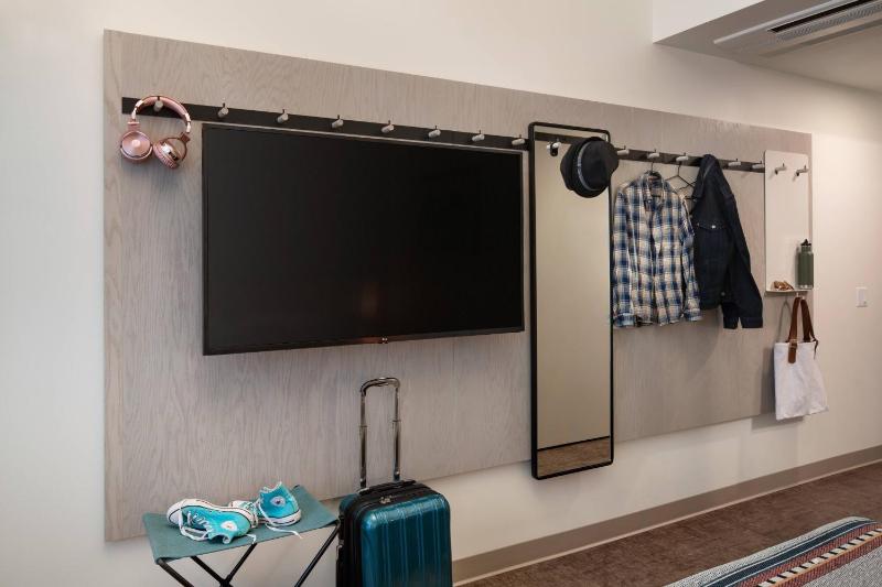 Moxy Portland Downtown - image 5