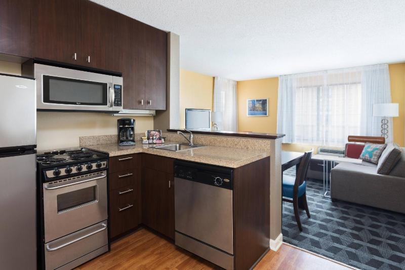 Two-Bedroom Suite image 3
