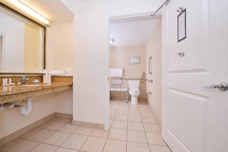 Two-Bedroom Suite image 3