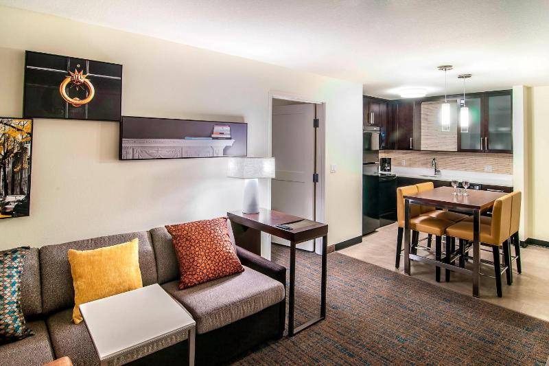 Two-Bedroom Suite with Courtyard View image 1