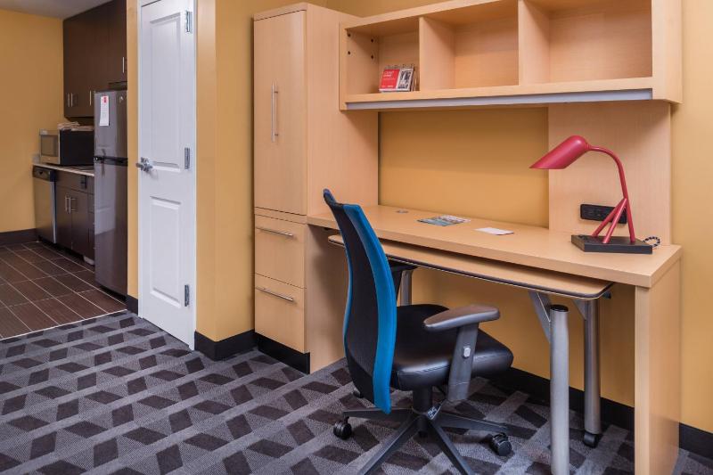 King Studio with Sofa Bed - Hearing Accessible image 4