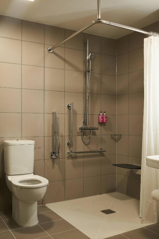 Moxyfied Family Sleeper, Guest room, 1 Queen, Sofa bed image 2