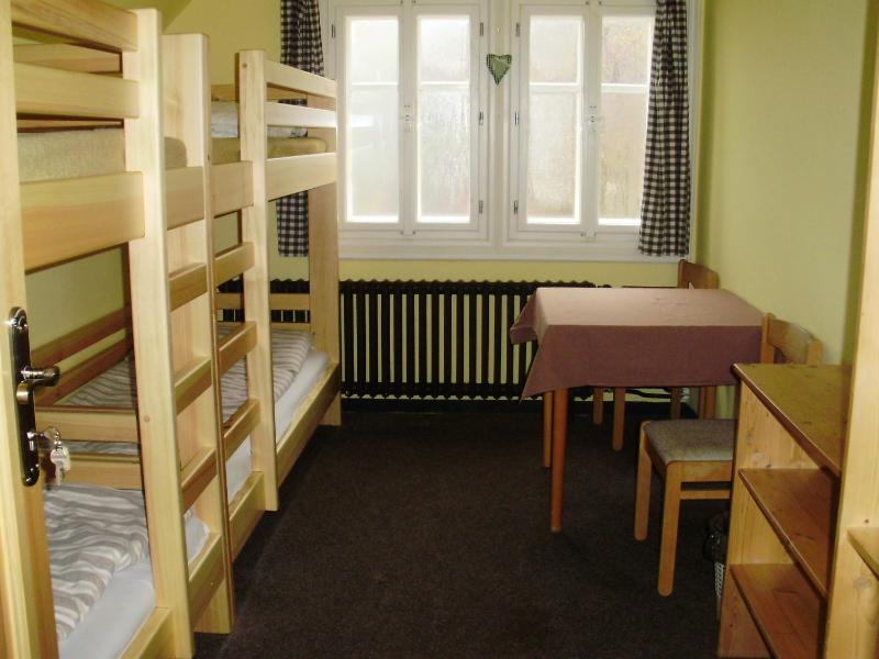 Quadruple Room with Shared Bathroom image 3