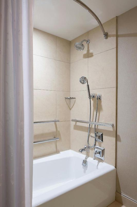Club level, Guest room, 2 Double, City view, High floor image 3